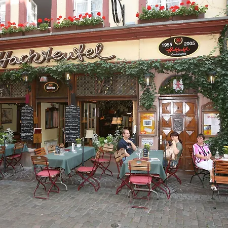 Hotel-restaurant Hackteufel فندق